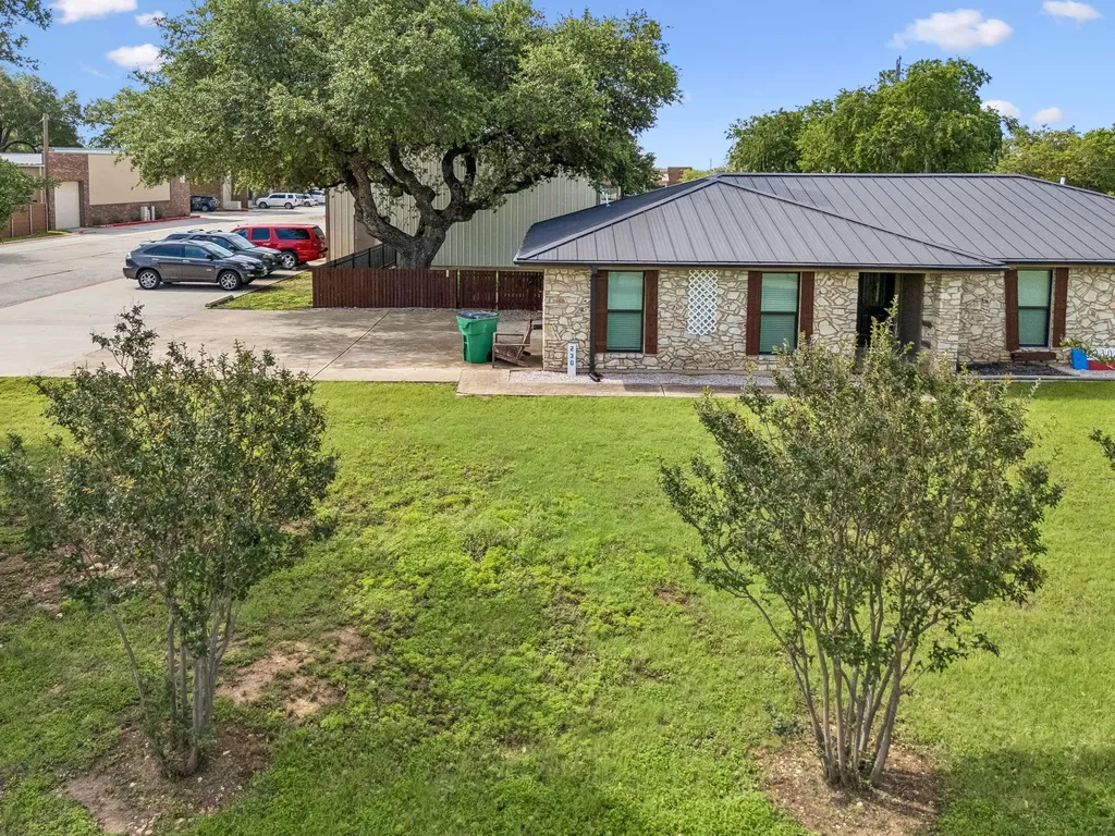 222 E New Hope Drive Cedar Park TX 78613