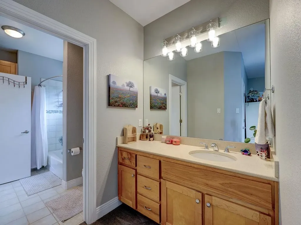 5910 Travis Woods Cove Austin TX 78734