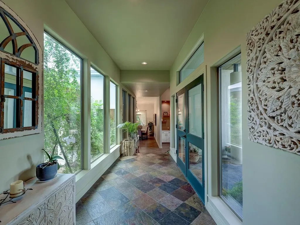5910 Travis Woods Cove Austin TX 78734