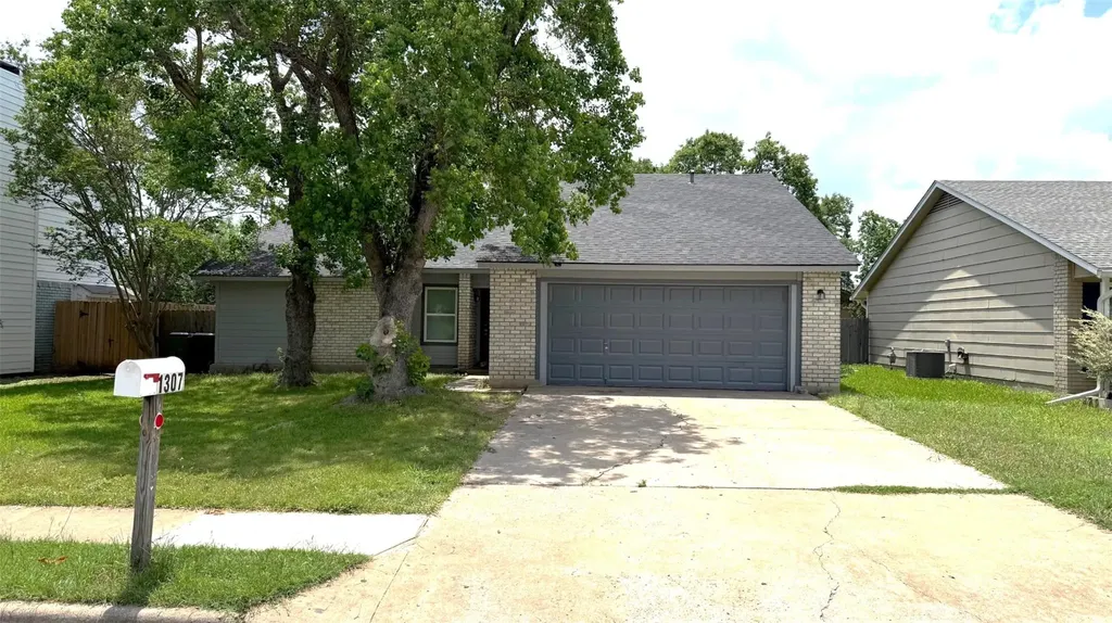 1307 Wroxton Way Round Rock TX 78664