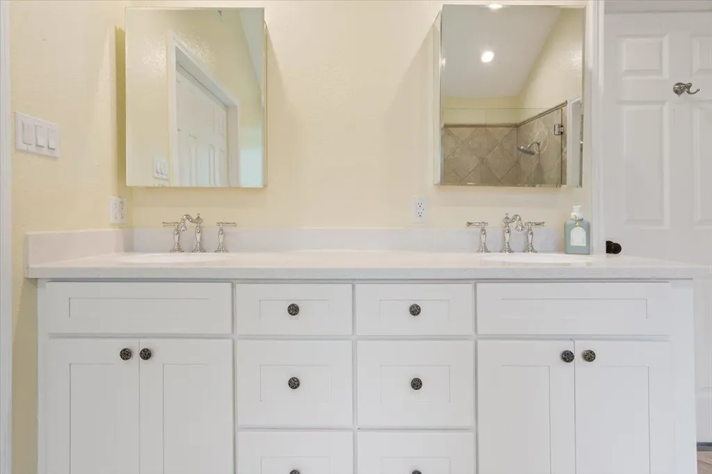 23 Meadow Run Round Rock TX 78664