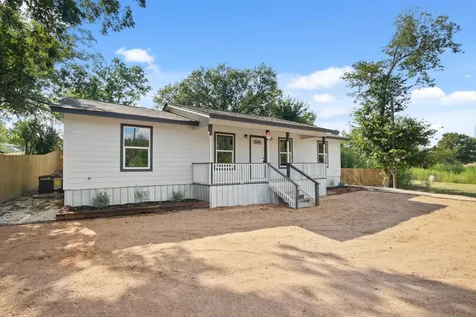 713 Burkett Street Taylor TX 76574