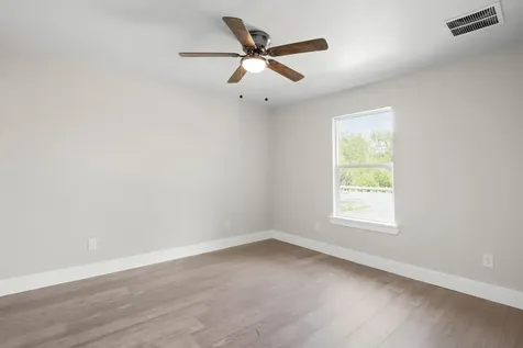 713 Burkett Street Taylor TX 76574