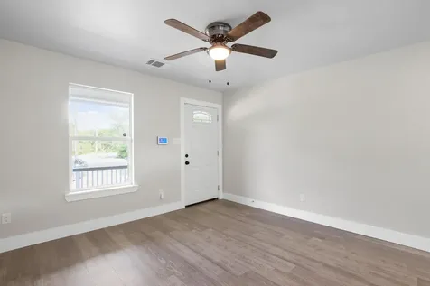 713 Burkett Street Taylor TX 76574