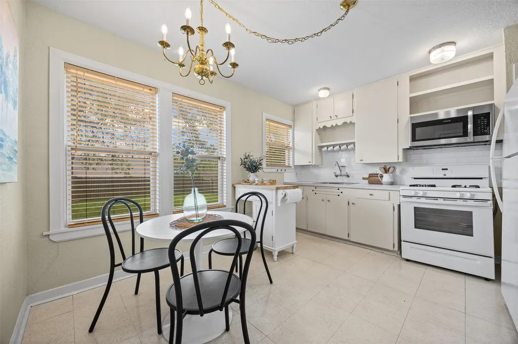 2403 S 2nd Street Austin TX 78704