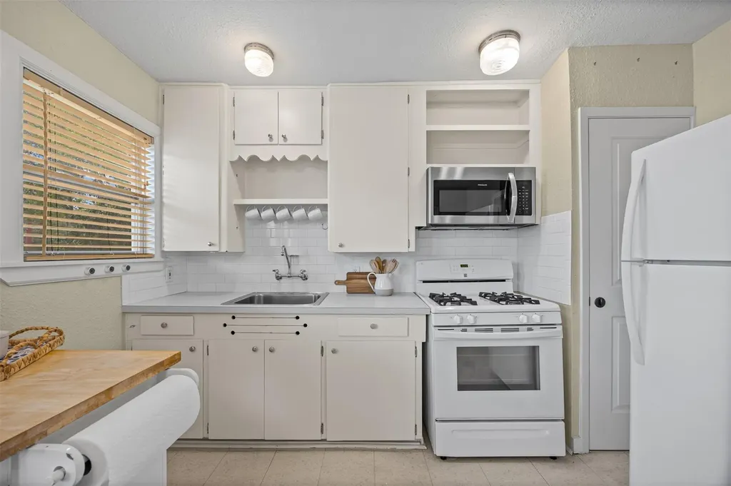 2403 S 2nd Street Austin TX 78704