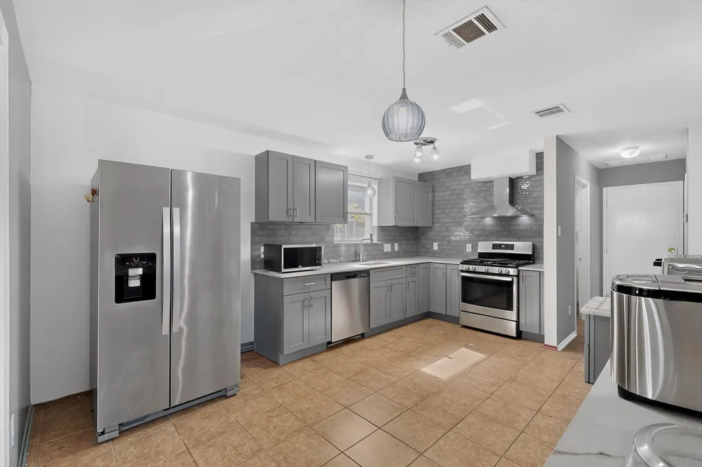 1415 Miss Allisons Way Pflugerville TX 78660