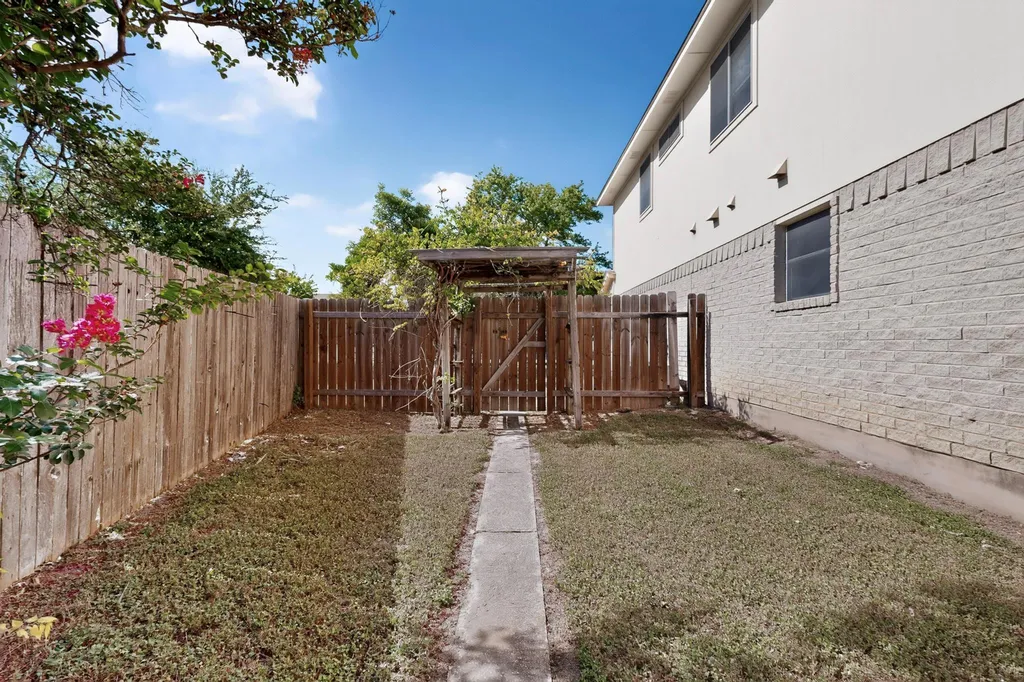 1415 Miss Allisons Way Pflugerville TX 78660