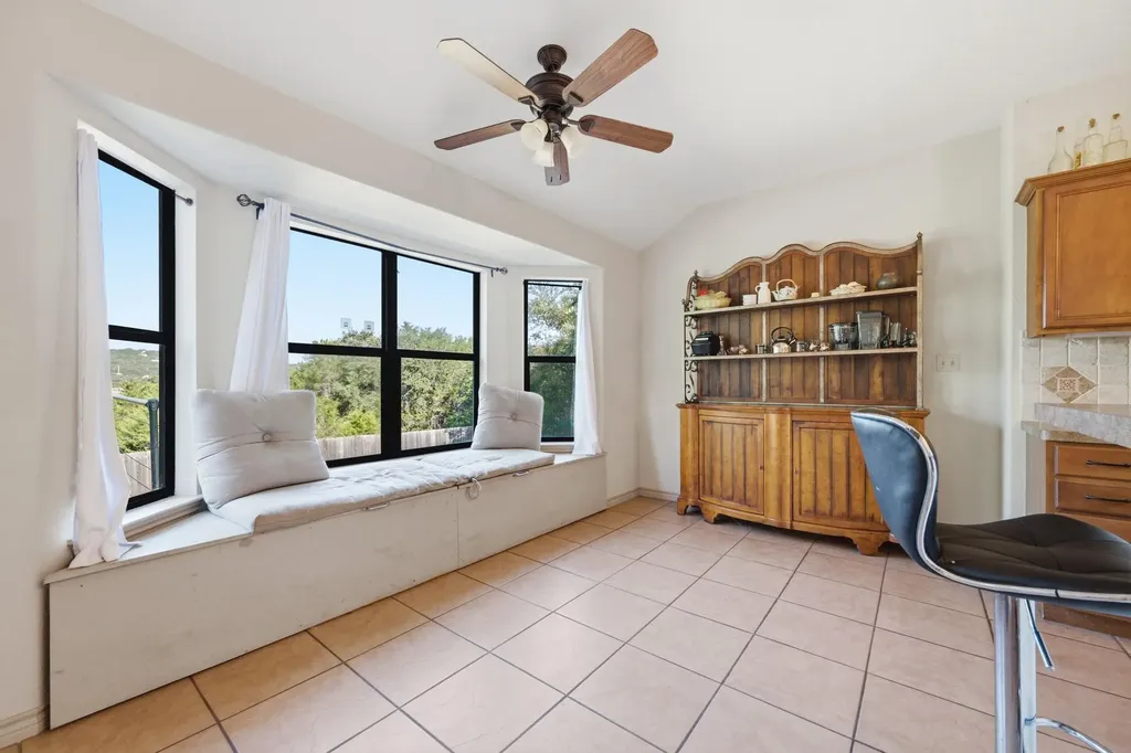 104 Cowal Drive N Spicewood TX 78669
