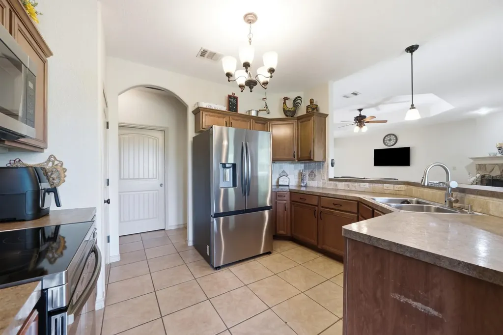 104 Cowal Drive N Spicewood TX 78669