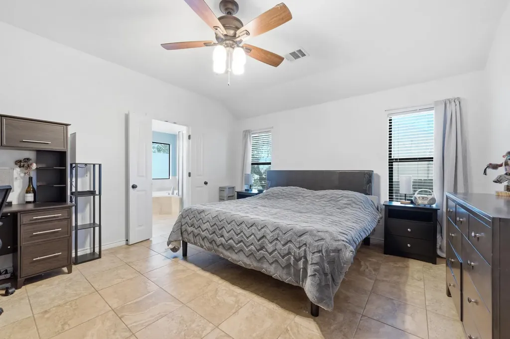 104 Cowal Drive N Spicewood TX 78669