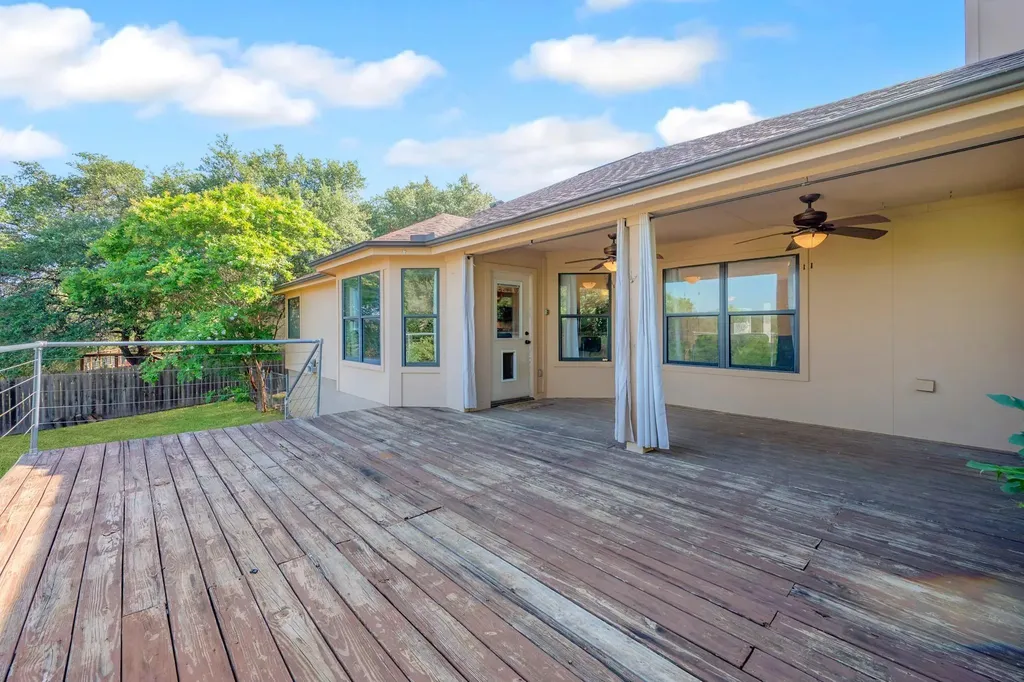 104 Cowal Drive N Spicewood TX 78669