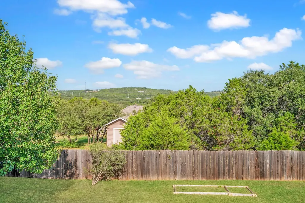 104 Cowal Drive N Spicewood TX 78669