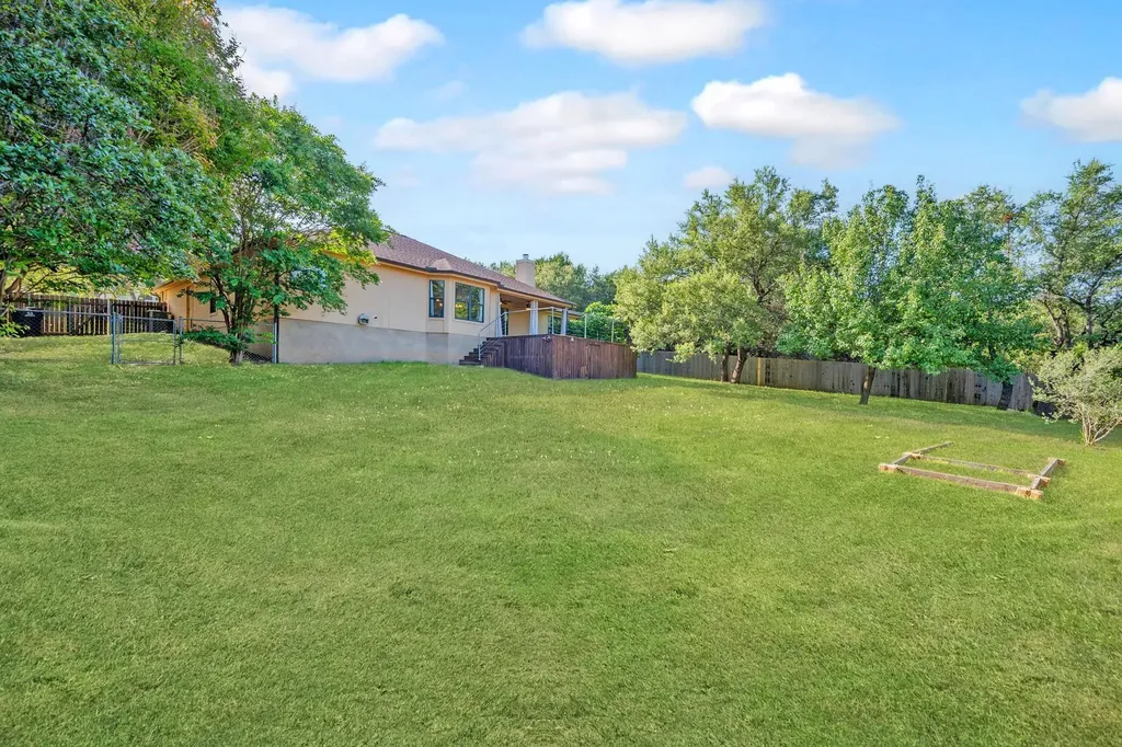 104 Cowal Drive N Spicewood TX 78669