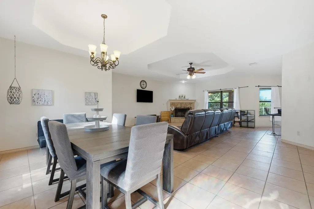104 Cowal Drive N Spicewood TX 78669