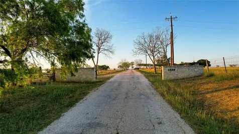 Tract 2 11.95 Ac - 1460 E State Highway 87 Nixon TX 78140