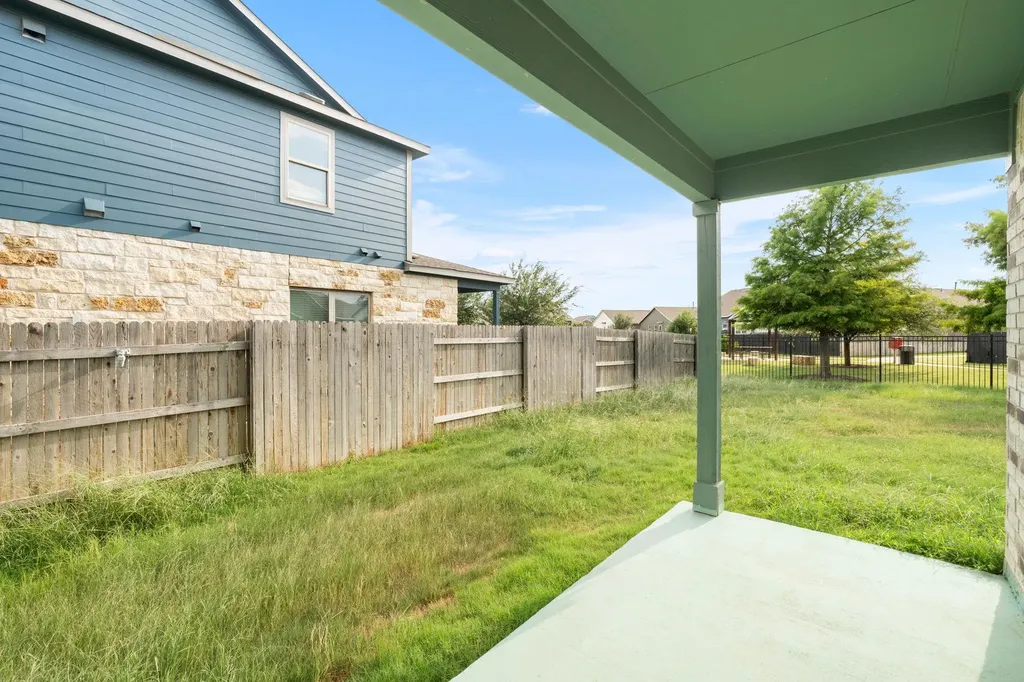 176 Andross Lane Bastrop TX 78602