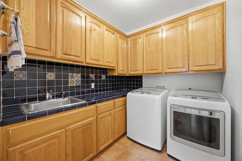 197 Elm Wood Drive Elgin TX 78621
