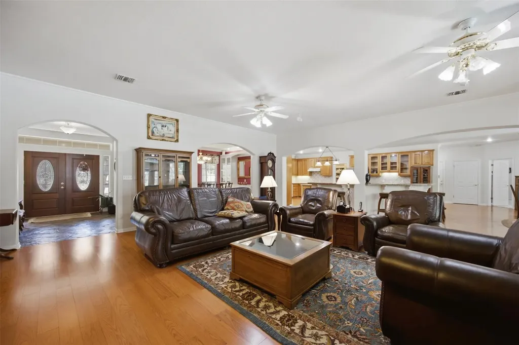 197 Elm Wood Drive Elgin TX 78621