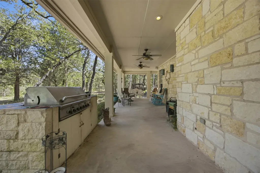 197 Elm Wood Drive Elgin TX 78621