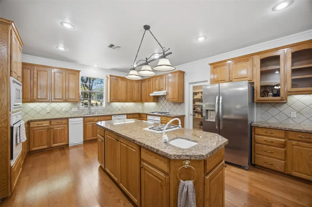 197 Elm Wood Drive Elgin TX 78621