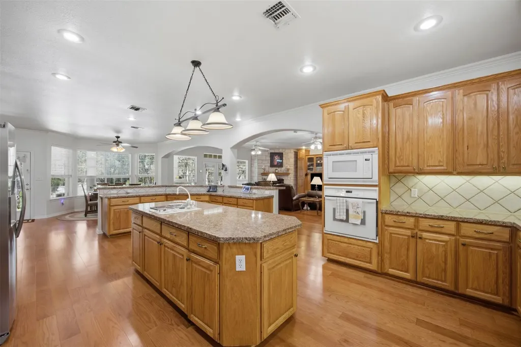 197 Elm Wood Drive Elgin TX 78621