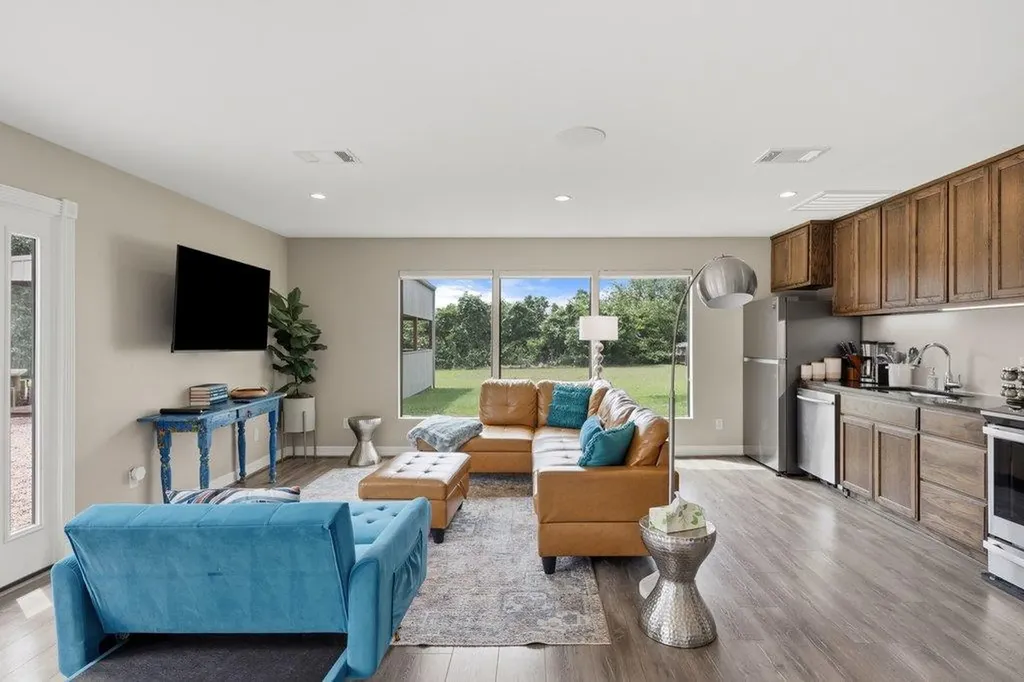 12135 Fitzhugh Road Austin TX 78736