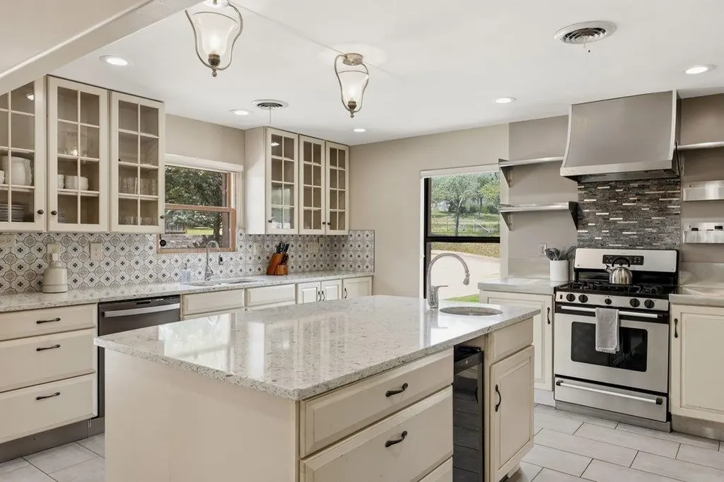 12135 Fitzhugh Road Austin TX 78736