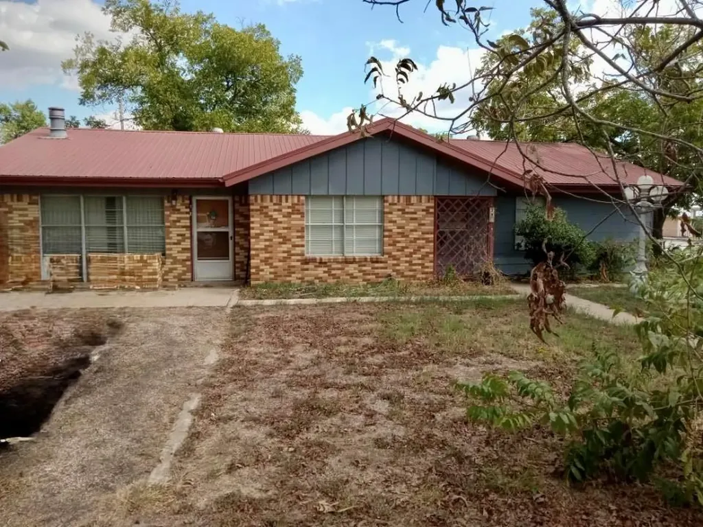 709 W 11th Street Elgin TX 78621