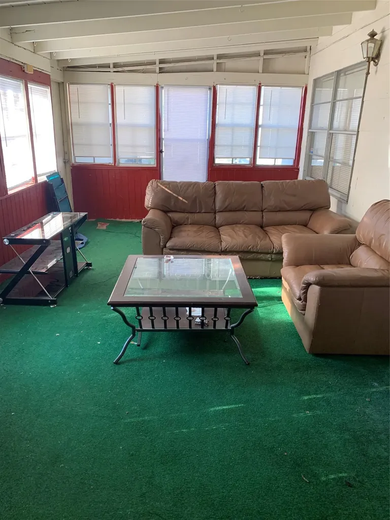 709 W 11th Street Elgin TX 78621