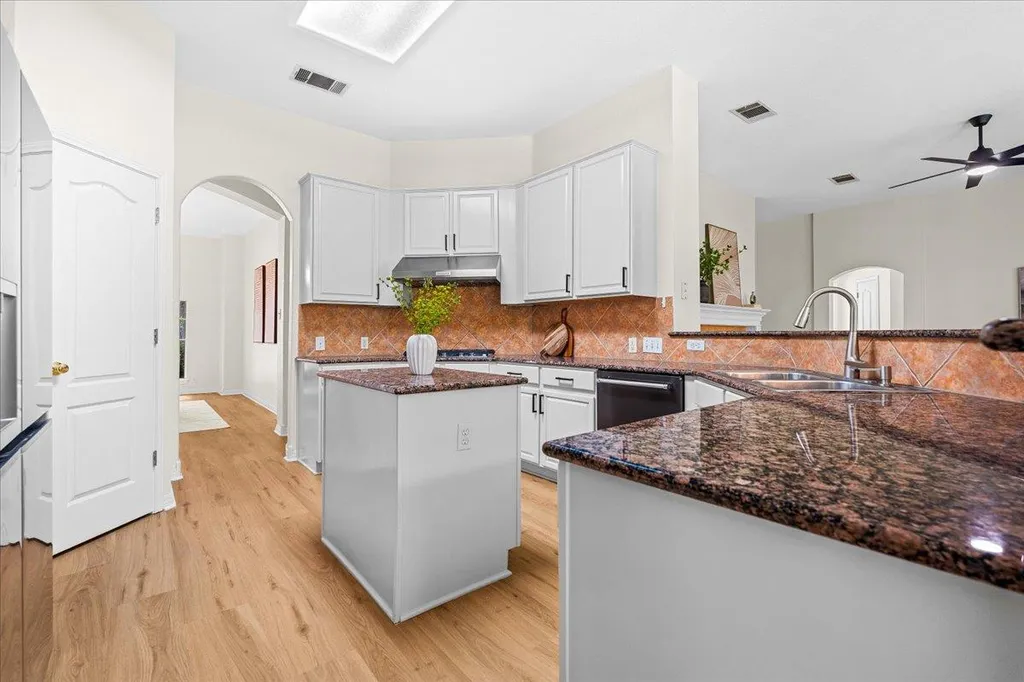 2513 Niemann Drive Austin TX 78748