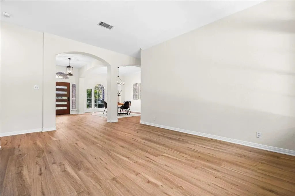 2513 Niemann Drive Austin TX 78748