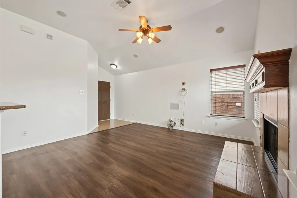 382 Bloomsbury Drive Kyle TX 78640