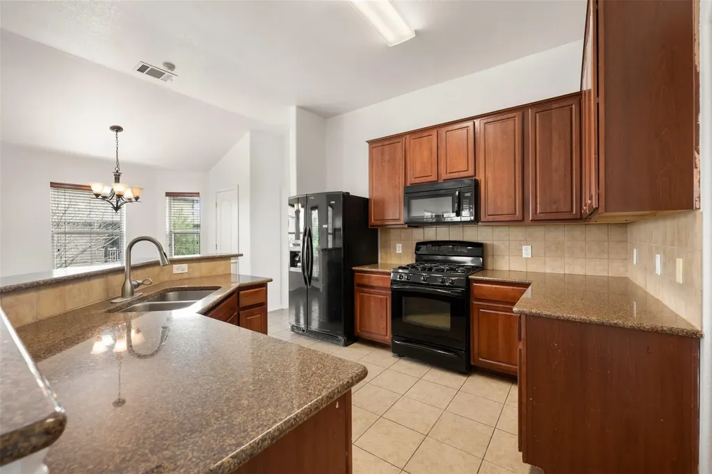 382 Bloomsbury Drive Kyle TX 78640