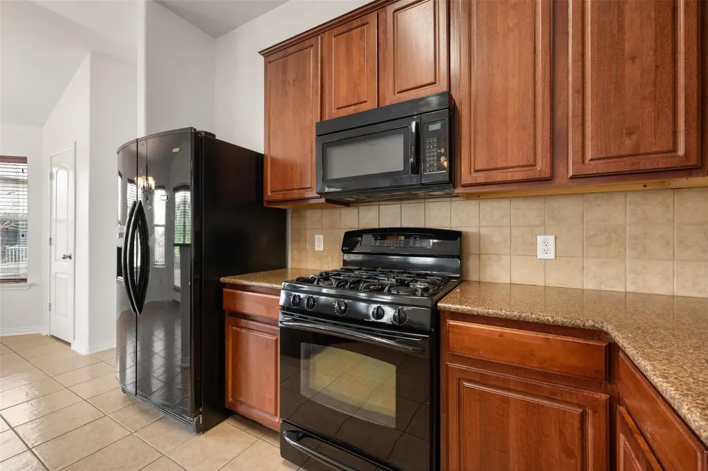382 Bloomsbury Drive Kyle TX 78640