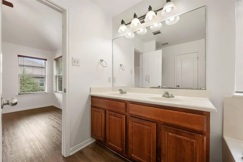 382 Bloomsbury Drive Kyle TX 78640
