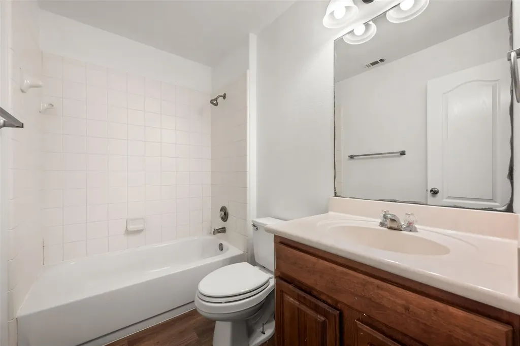 382 Bloomsbury Drive Kyle TX 78640