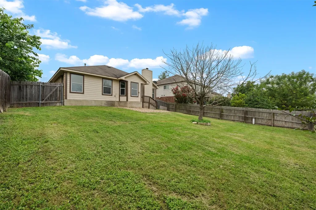 382 Bloomsbury Drive Kyle TX 78640