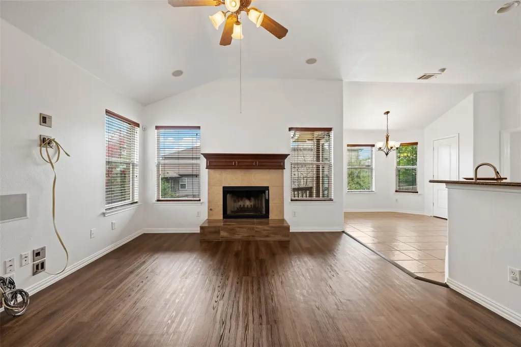 382 Bloomsbury Drive Kyle TX 78640