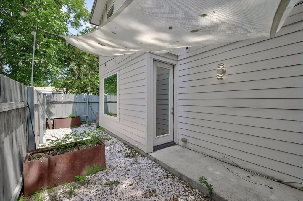 2905 E 5th Street Austin TX 78702