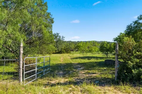 3303 Fearless Treadway Round Mountain TX 78663