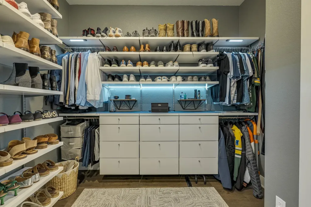 2729 War Wagon Way Leander TX 78641