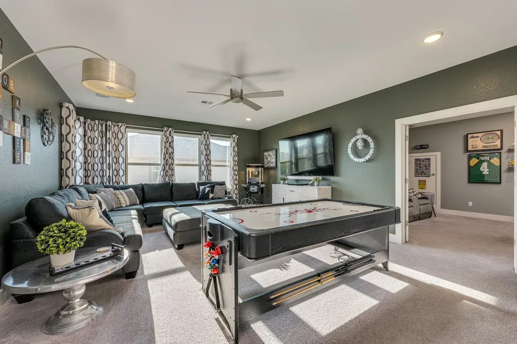 2729 War Wagon Way Leander TX 78641