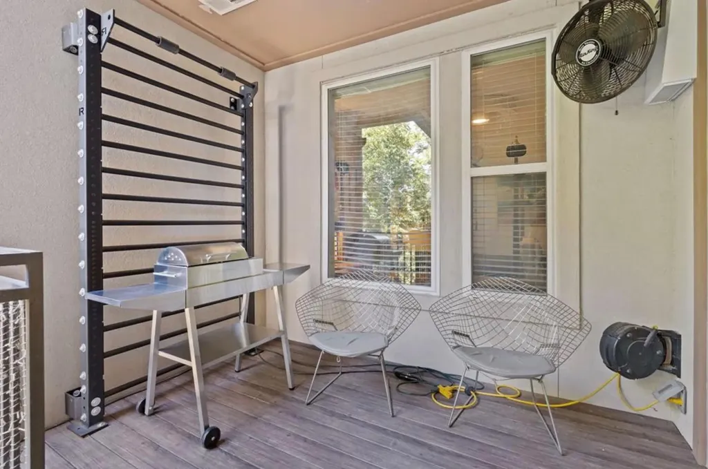 1900 Barton Springs Road Austin TX 78704