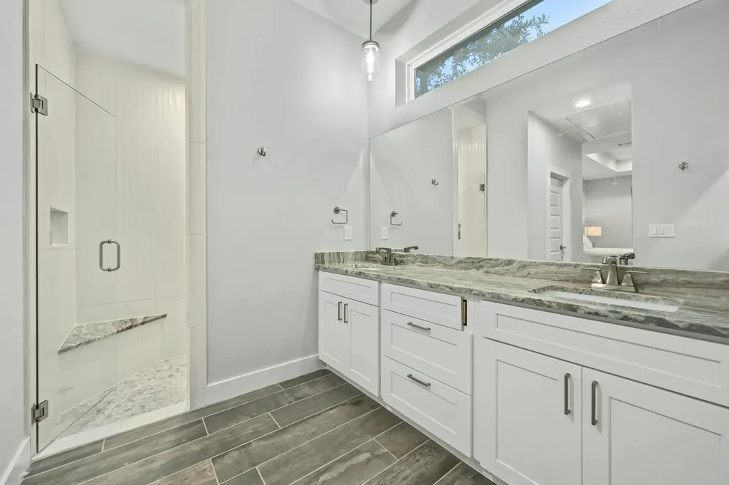 21201 Norris Cove Lago Vista TX 78645