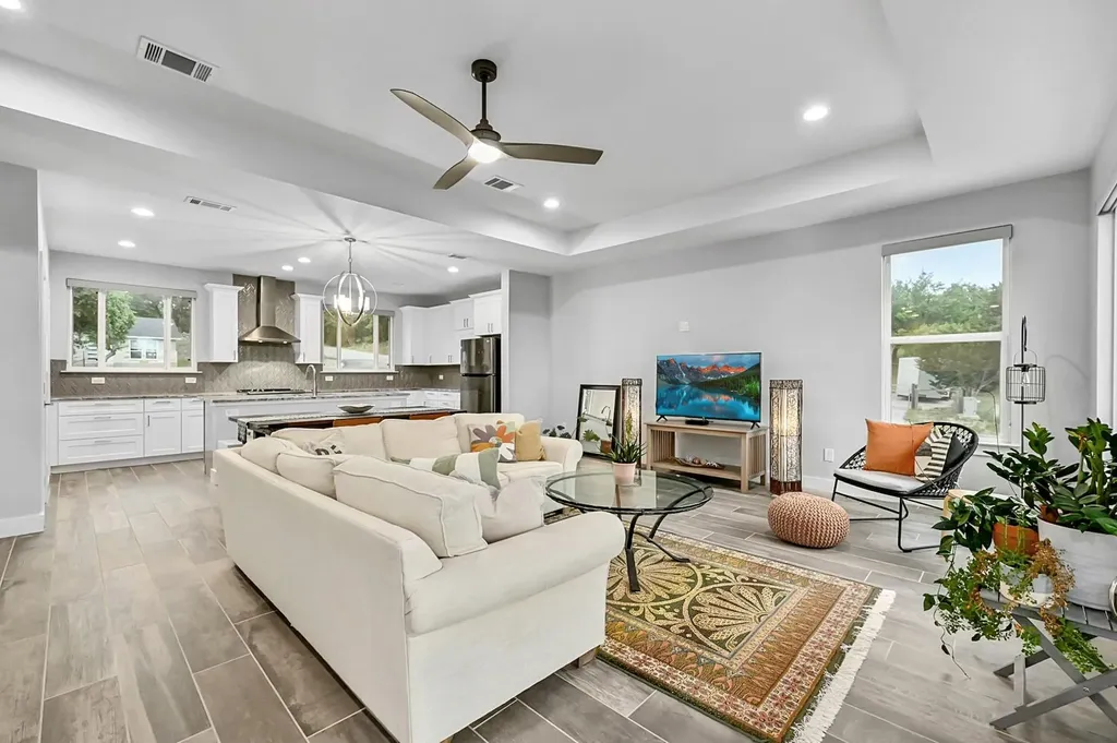 21201 Norris Cove Lago Vista TX 78645