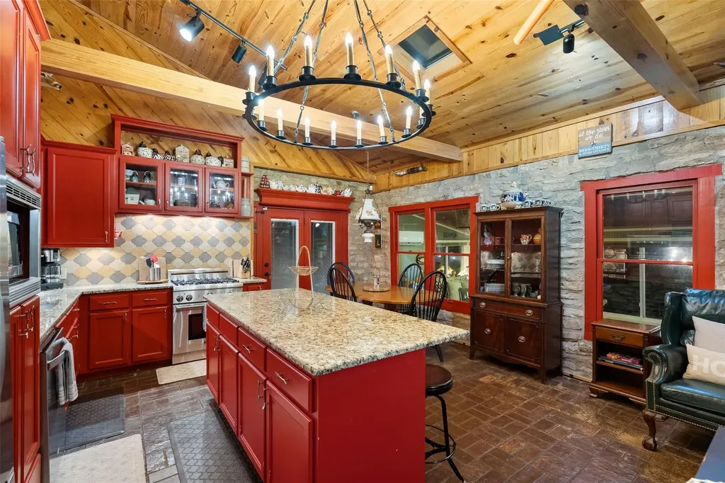 1728 Rocky River Canyon Lake TX 78133
