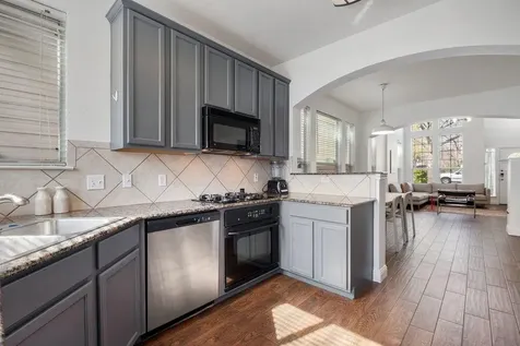 1819 Village Oak Court Austin TX 78704