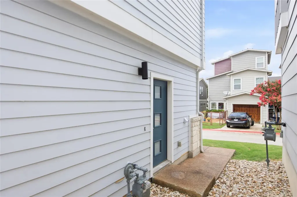 2021 Sharper Mews Lane Austin TX 78741