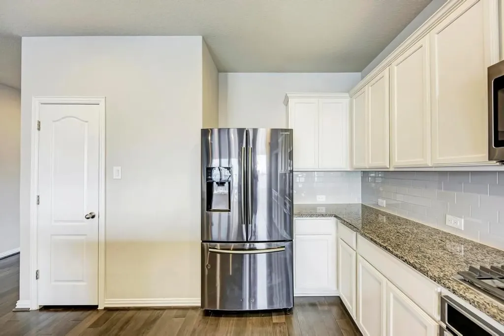 284 Everglade Drive Buda TX 78610